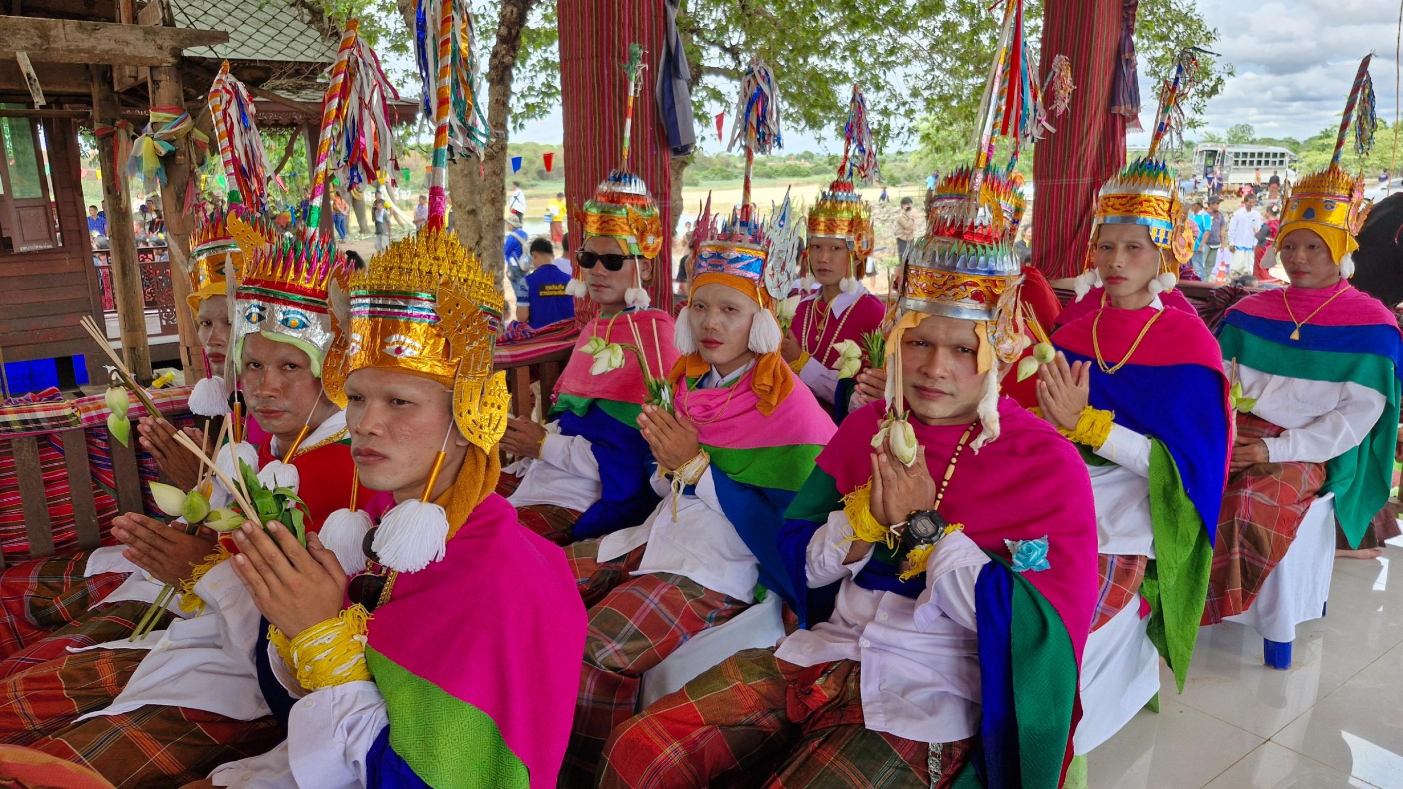 งานประเพณีบวชนาคบนหลังช้าง รูปที่ 4