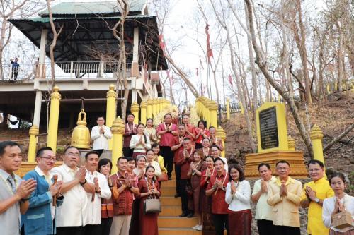 งานประเพณีขึ้นเขาสวาย เคาะระฆังพันใบ กราบไหว้สิ่งศักดิ์สิทธิ์ รูปที่ 6