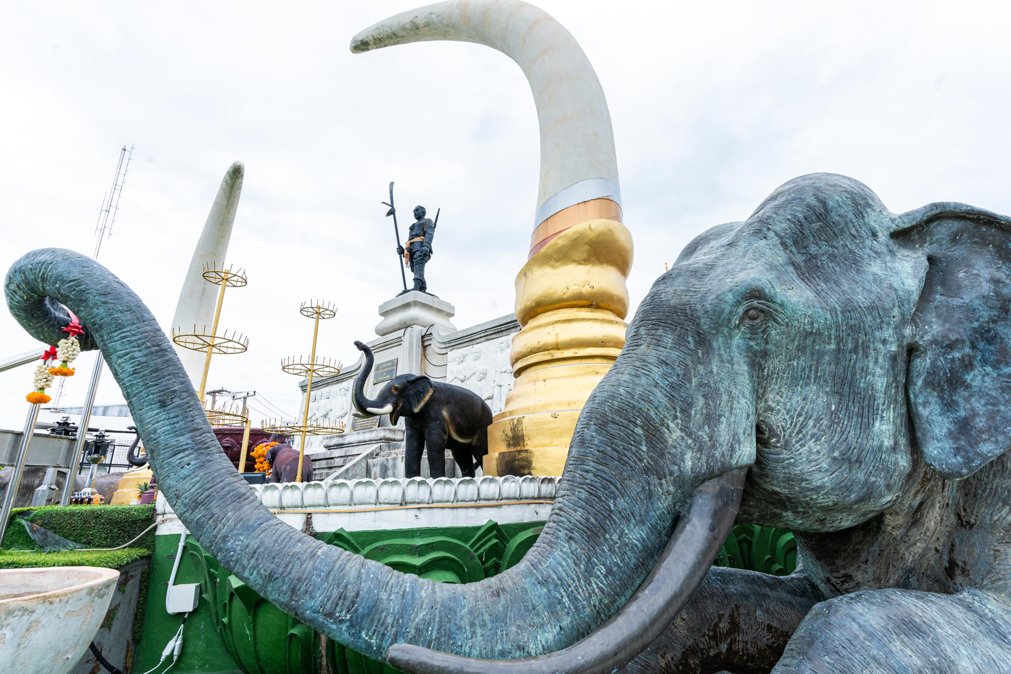 อนุสาวรีย์พระยาสุรินทรภักดีศรีณรงค์จางวาง (ปุม)